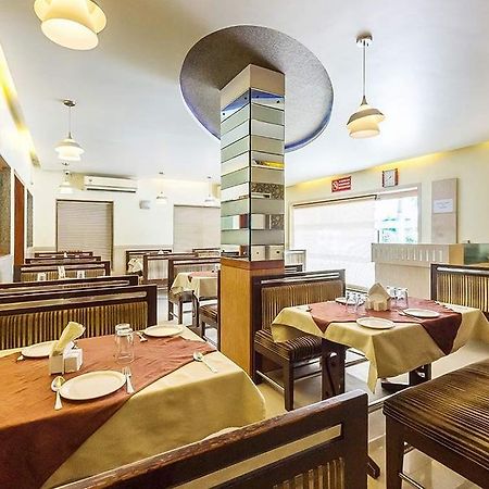 Hotel Corona Bharuch Exteriér fotografie