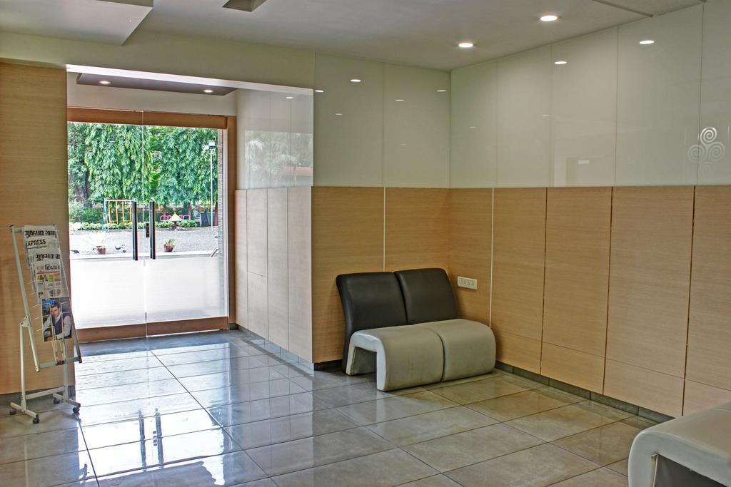 Hotel Corona Bharuch Exteriér fotografie