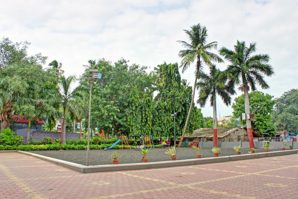 Hotel Corona Bharuch Exteriér fotografie