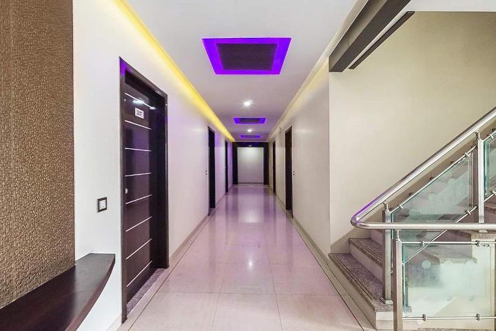 Hotel Corona Bharuch Exteriér fotografie
