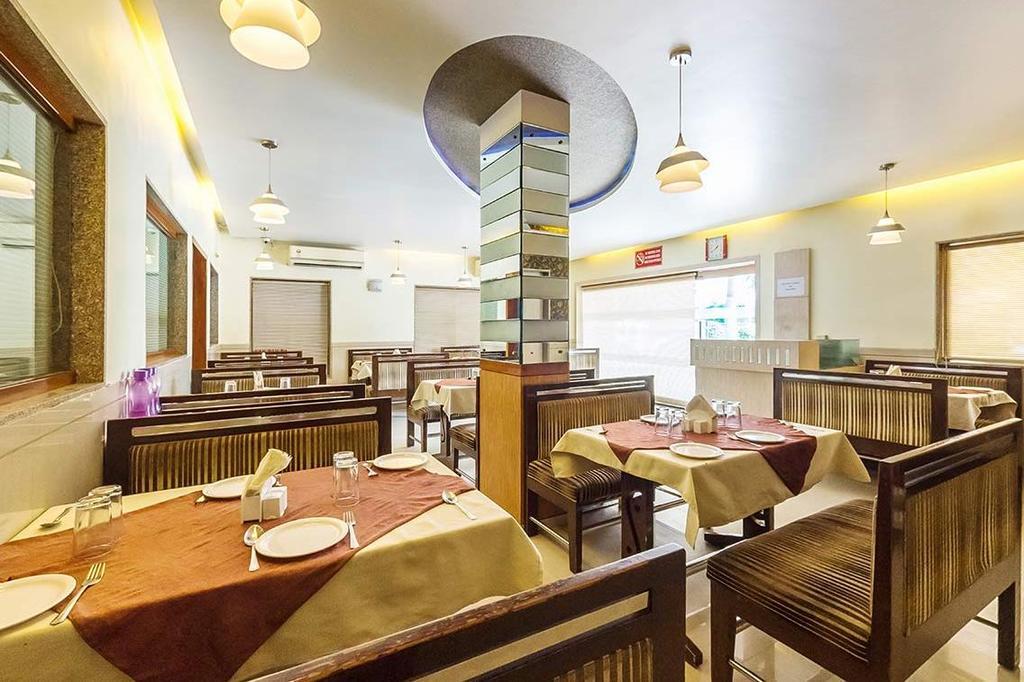 Hotel Corona Bharuch Exteriér fotografie