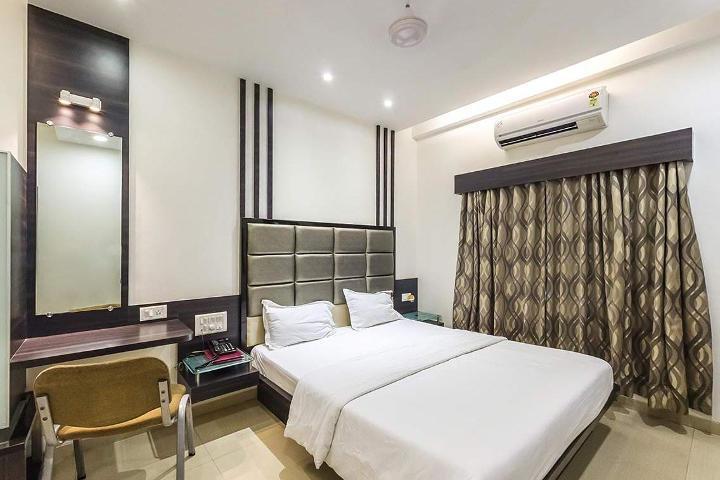 Hotel Corona Bharuch Exteriér fotografie